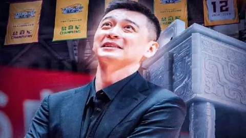 《曼联战略调整：莱昂将加盟青年军，加速融入英格兰足球节奏》